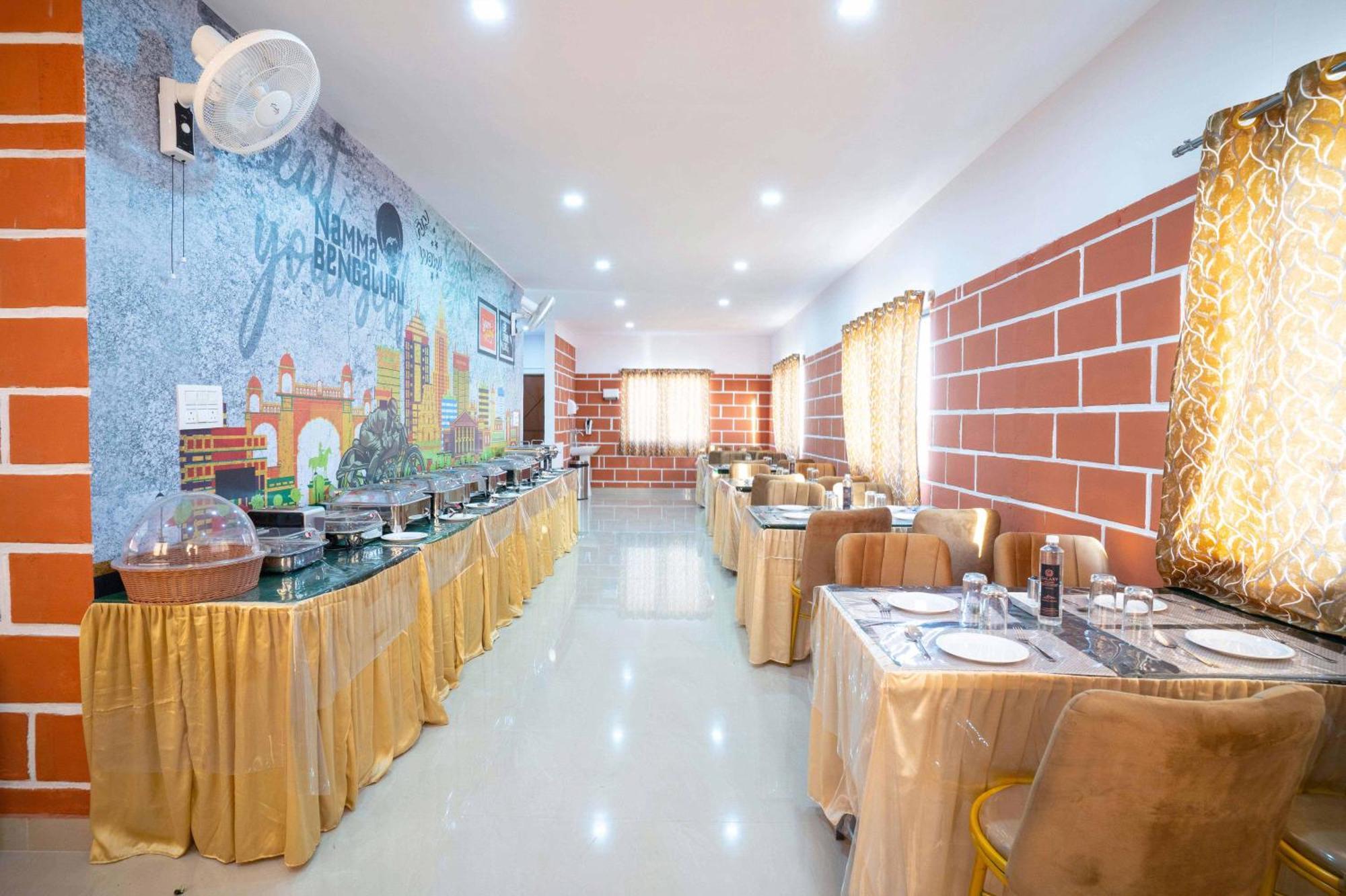 Treebo Galaxy Kings Suites, Hebbal Bangalore Esterno foto