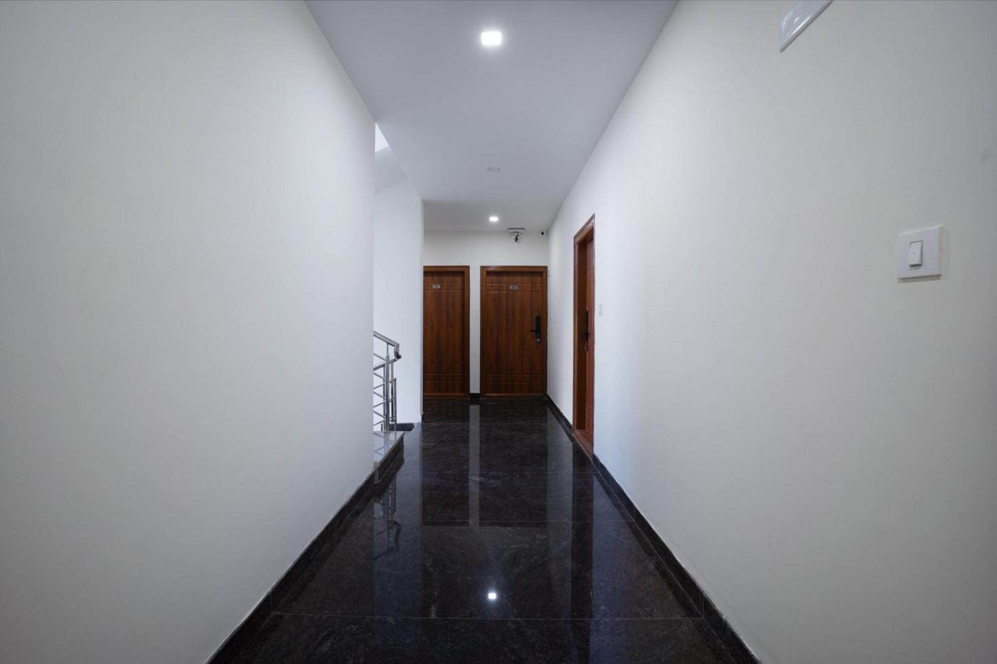Treebo Galaxy Kings Suites, Hebbal Bangalore Esterno foto
